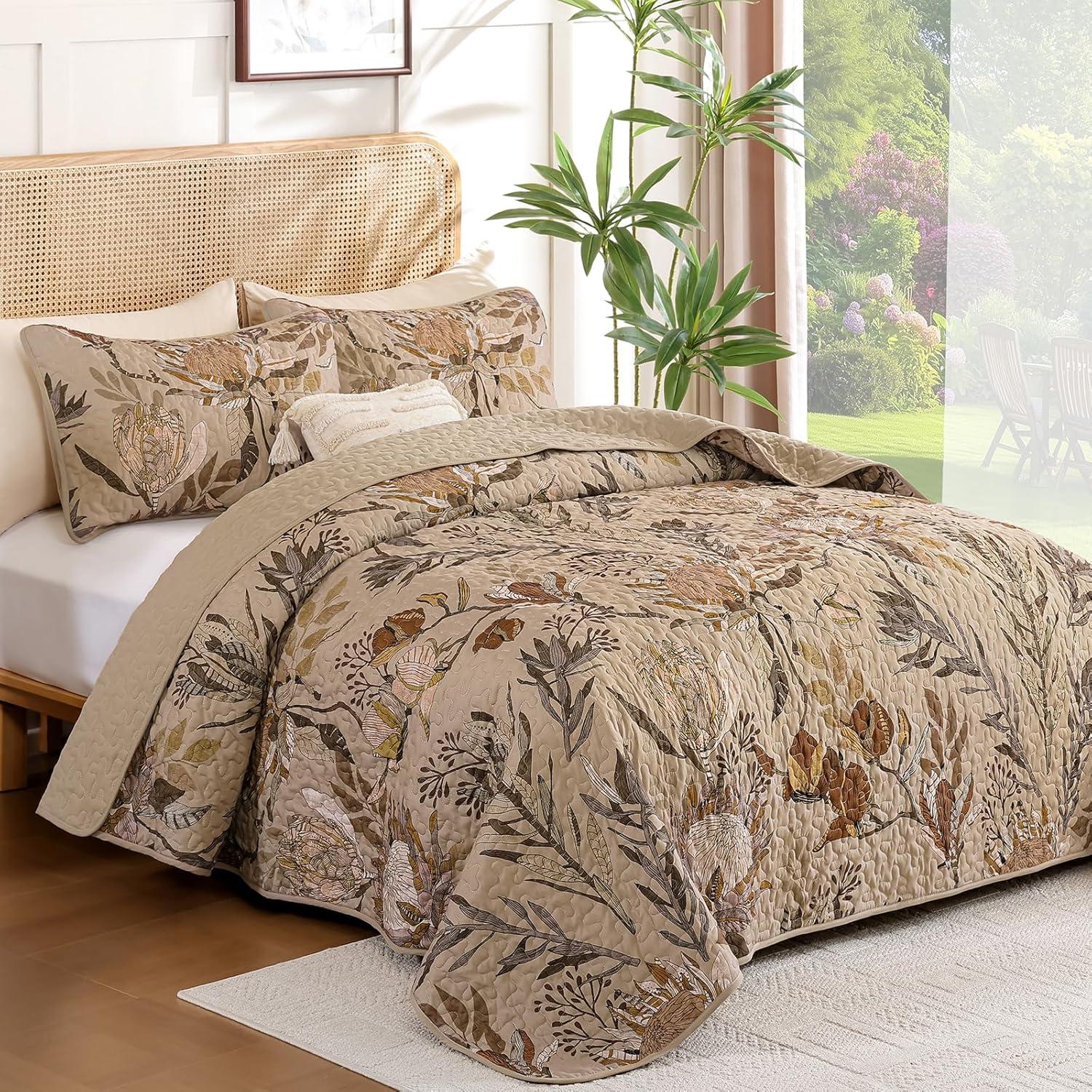 imageDintszyayue Quilt Queen Size Navy 3 Pieces Boho Floral Bedspread Bedding for Queen Size Bed Soft Lightweight Microfiber Coverlet Set for All Season Quilt with 2 PillowcasesBrown